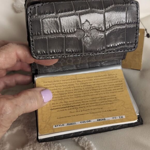 Patricia Nash Distinctive Vintage Croc Astor Wallet 🩶NWT - Picture 5 of 15